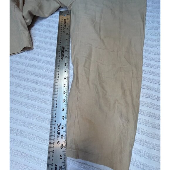 Max Studio Women's Mid-Rise Khaki Capri Pants Size 10 Lightweight Linen Blend - Picture 9 of 9